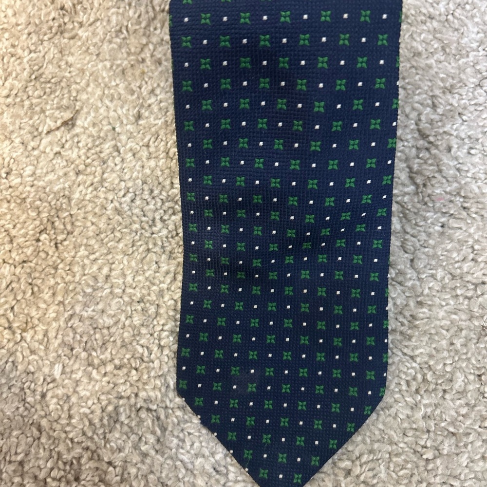 Chaps Navy and Green Patterned Tie